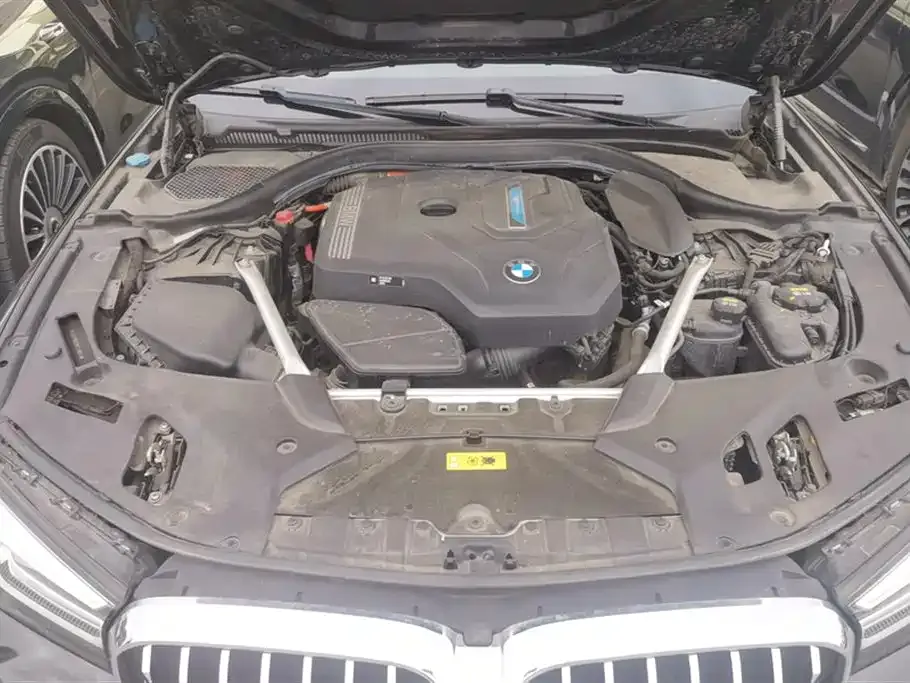 BMW 5 Series New Energy — фото 9