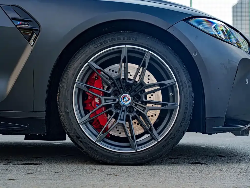 BMW M4 — фото 10