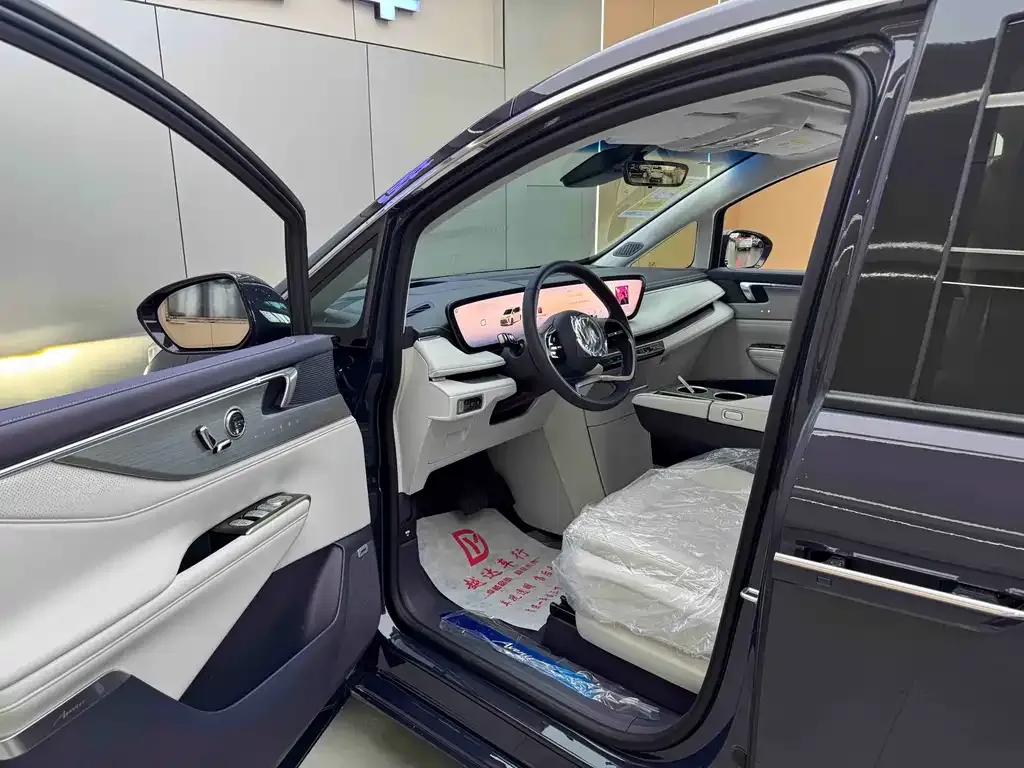 Buick GL8 Hybrid — фото 7