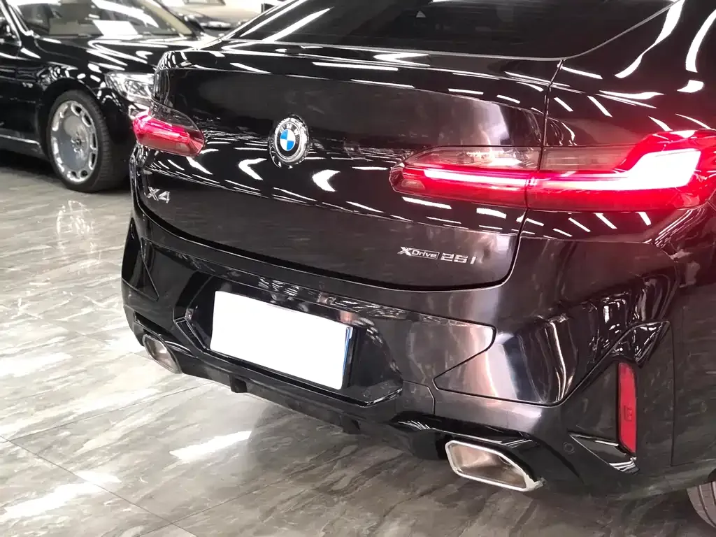 BMW X4 — фото 7