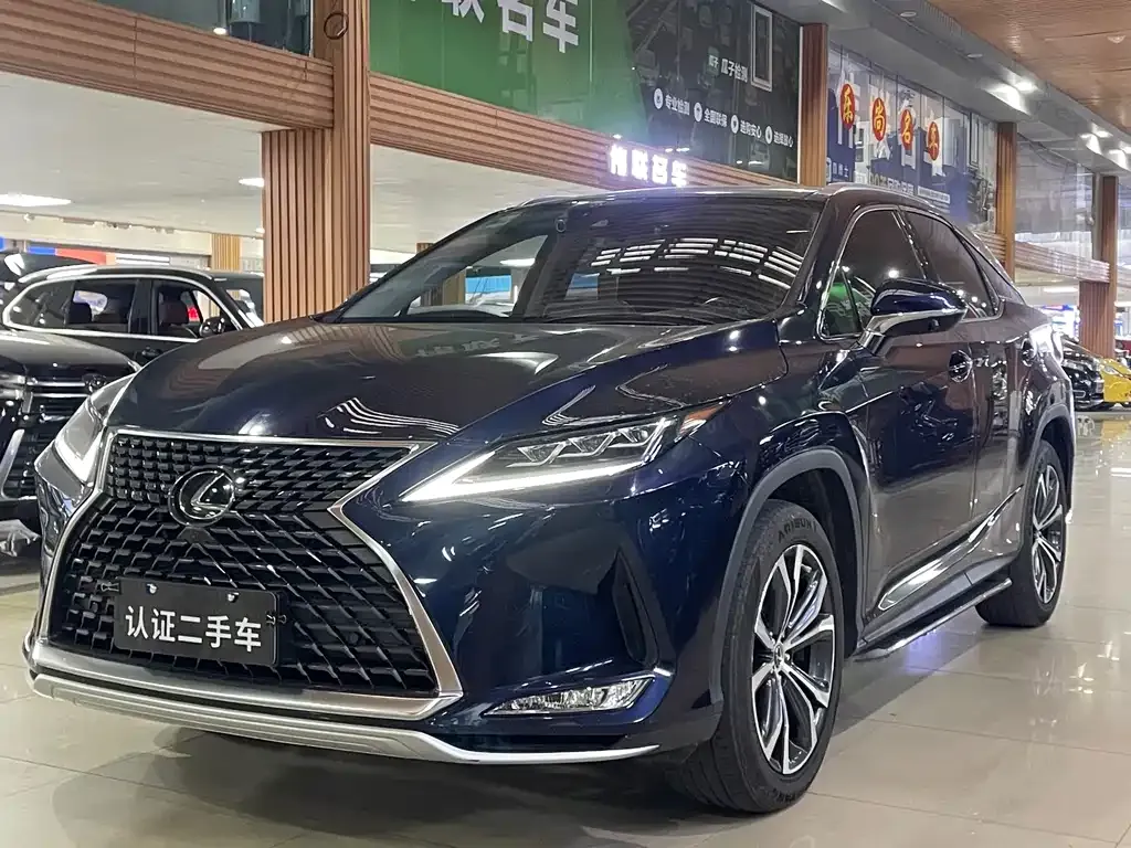 Lexus RX — фото 1