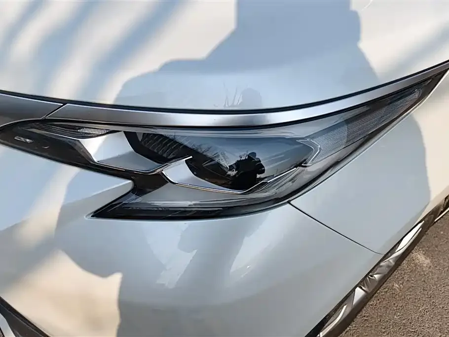 Toyota Sienna — фото 2