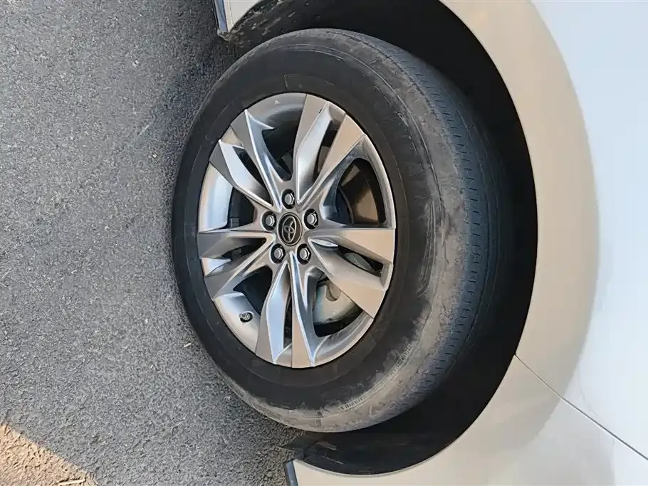 Toyota Sienna — фото 6