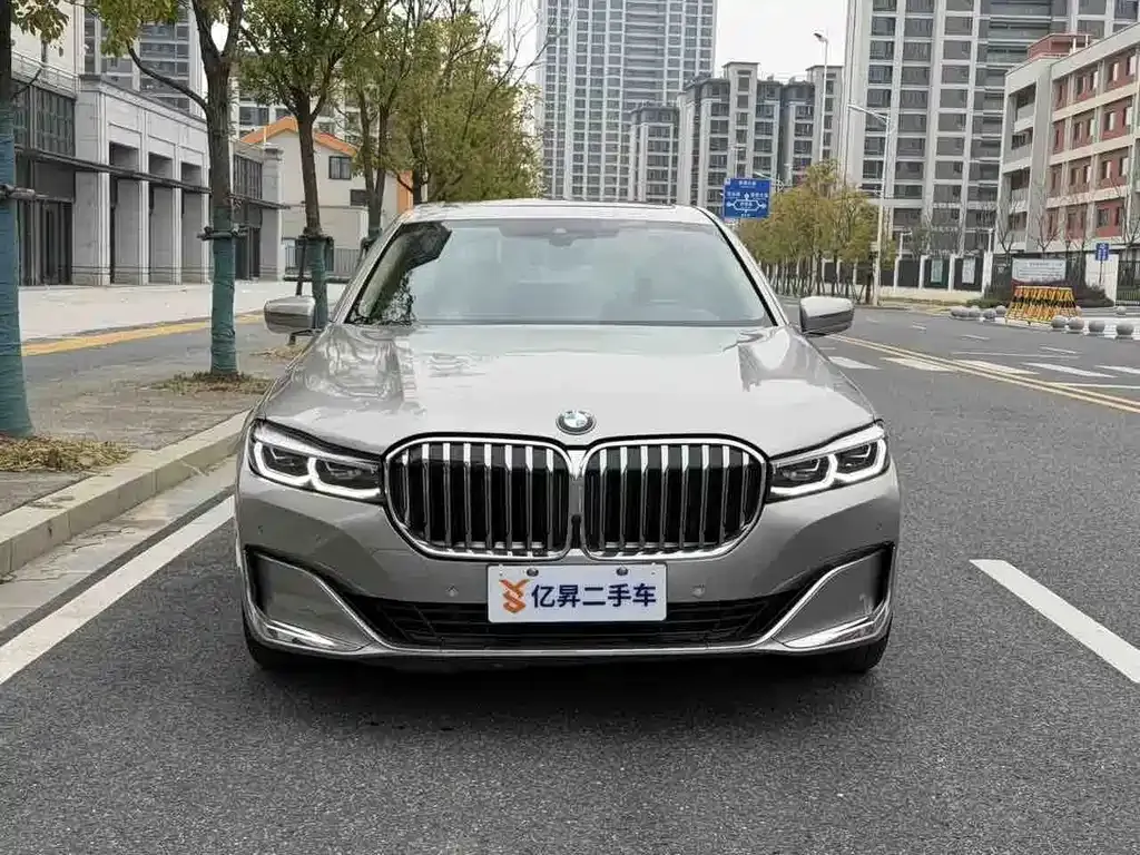 BMW 7 Series — фото 9