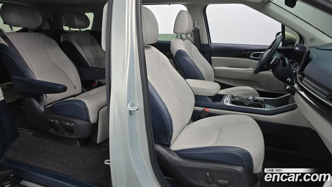Kia Carnival — фото 10