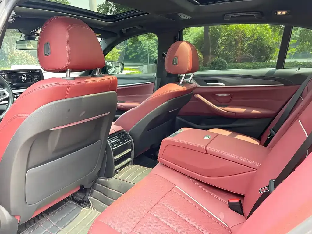 BMW 5 Series New Energy — фото 2