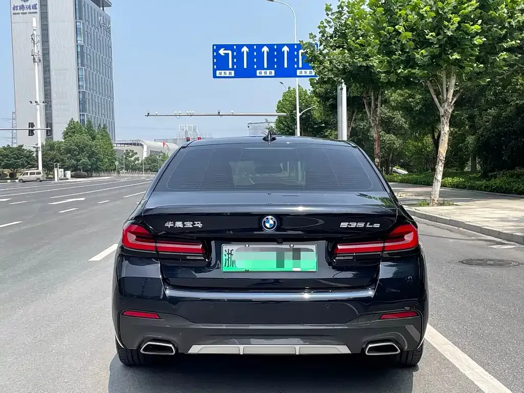BMW 5 Series New Energy — фото 8
