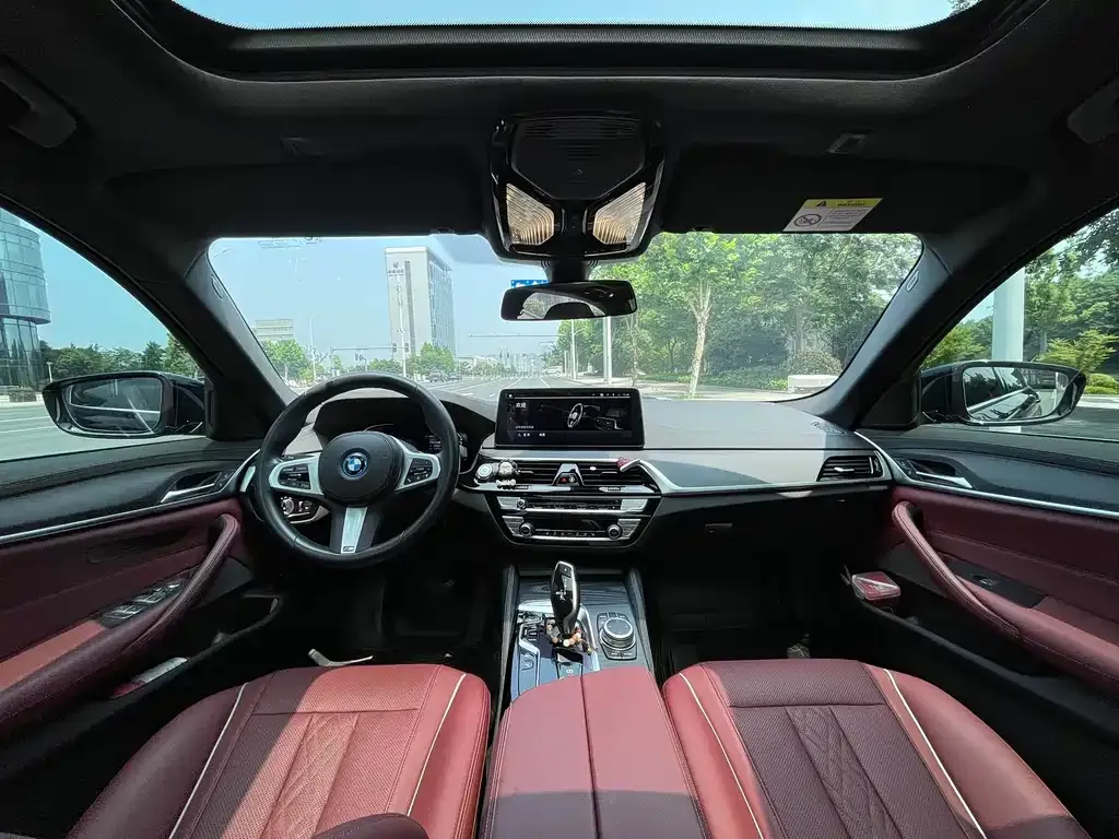 BMW 5 Series New Energy — фото 3