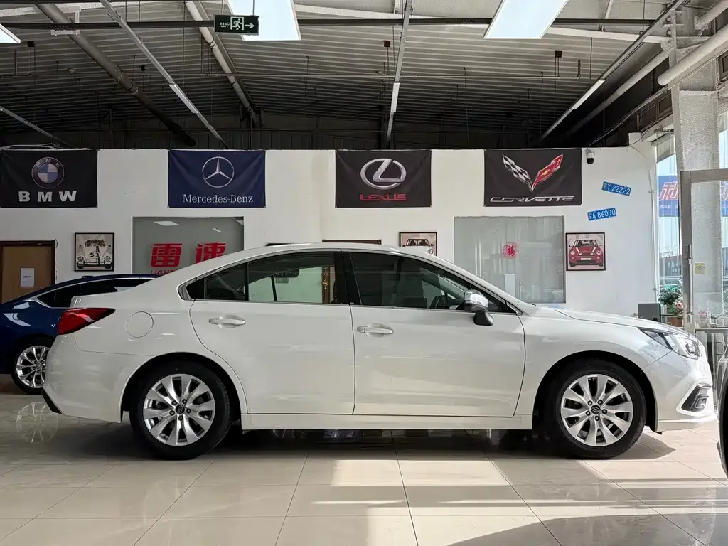 Subaru Legacy — фото 9