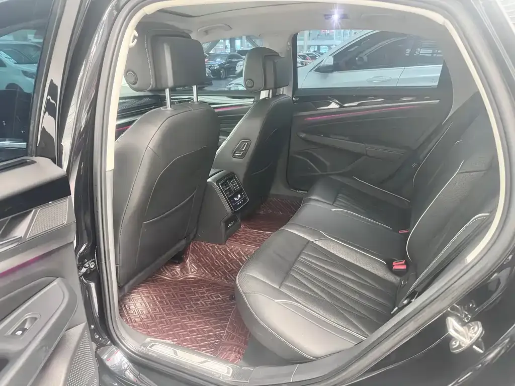 Volkswagen Passat — фото 5
