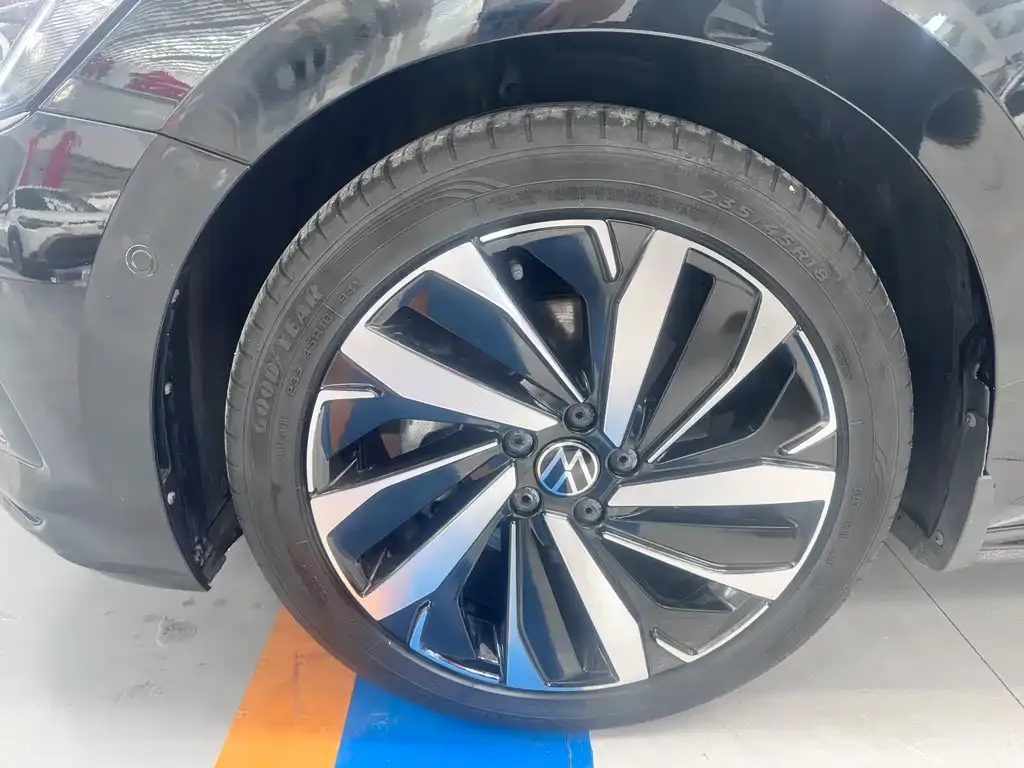 Volkswagen Passat — фото 9