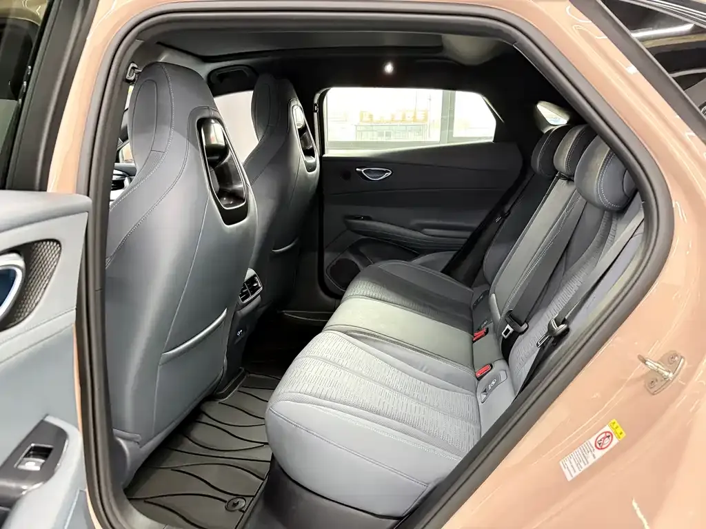 BYD Seal 06GT — фото 10
