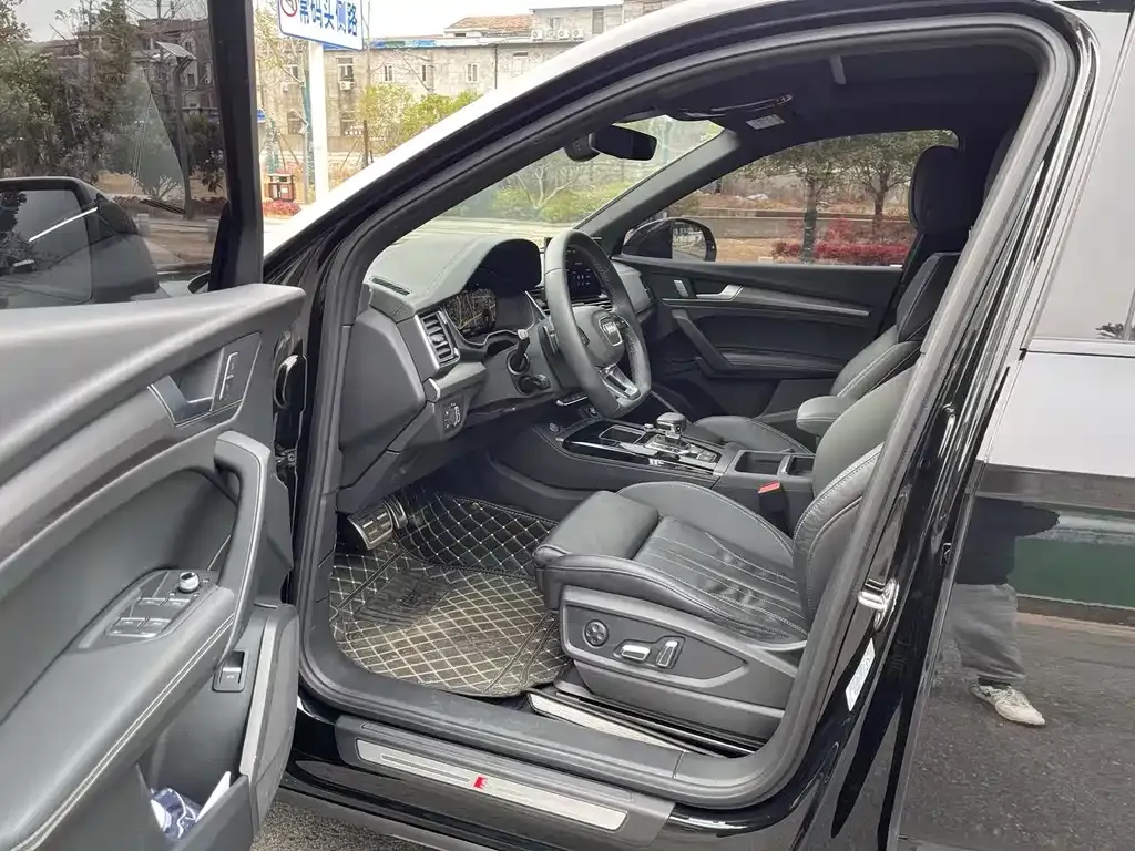 Audi Q5L — фото 2