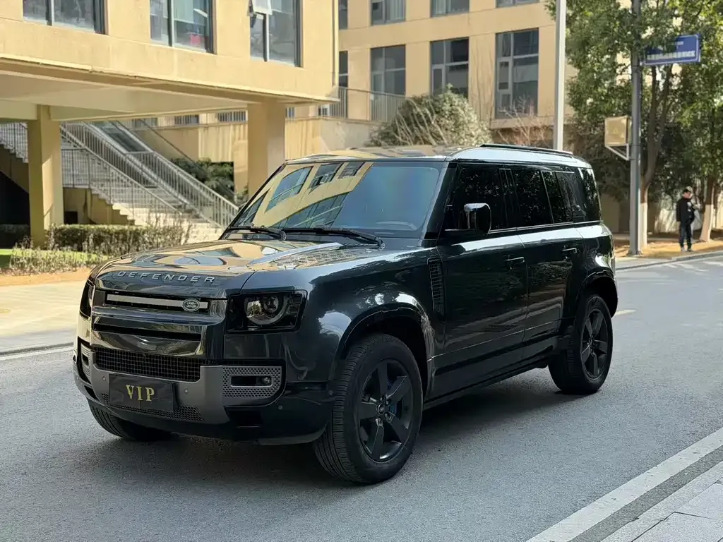 Land Rover Defender — фото 1