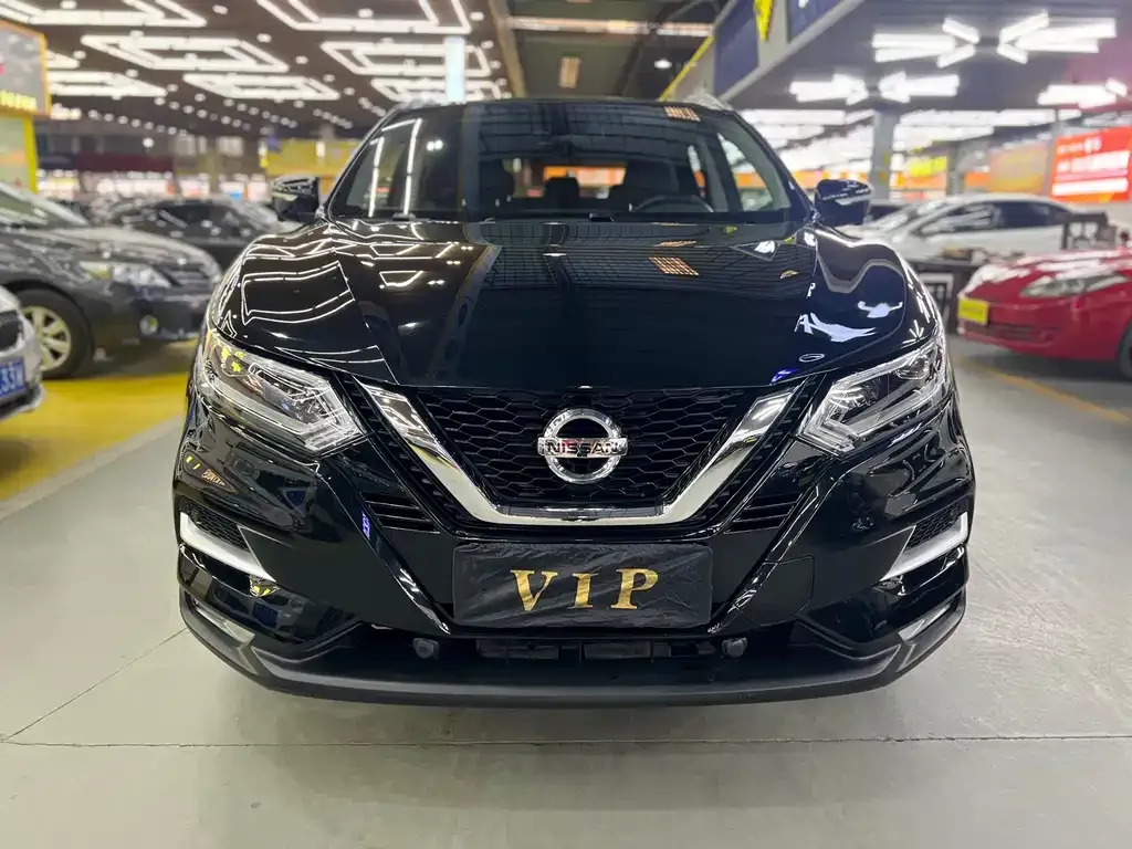 Nissan Qashqai — фото 1