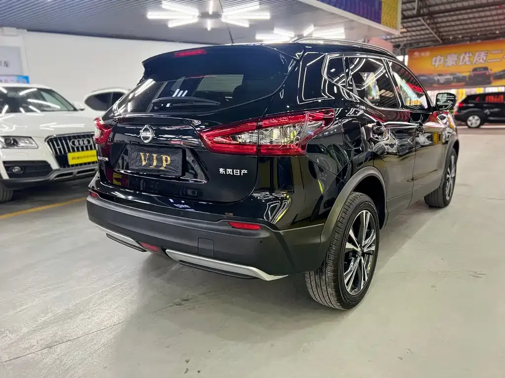 Nissan Qashqai — фото 8