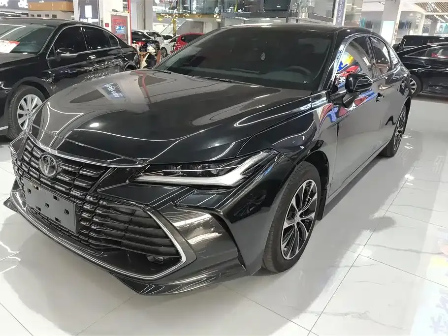 Toyota Avalon — фото 1