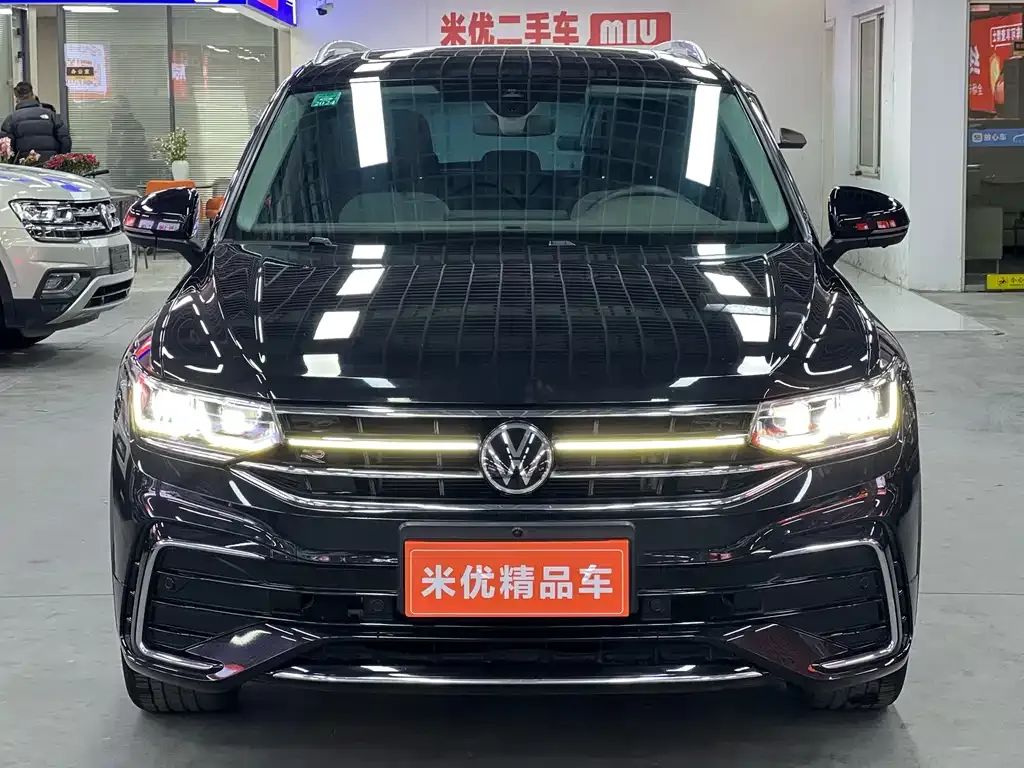 Volkswagen Tiguan L — фото 3