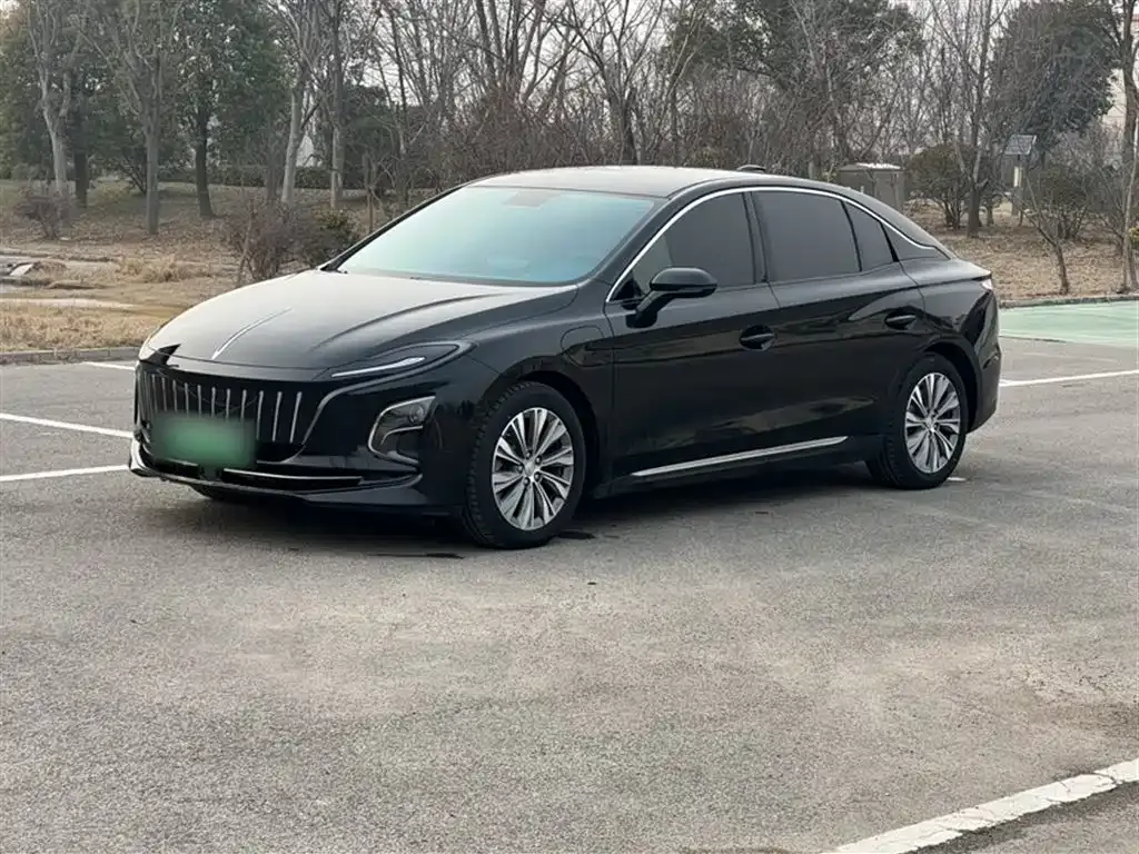 Hongqi E-QM5 — фото 1