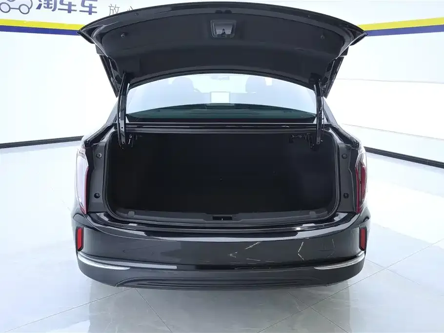 Hongqi E-QM5 — фото 4
