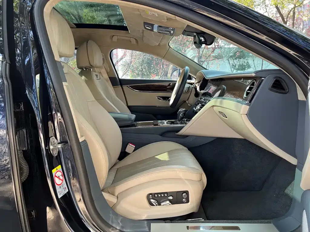 Bentley Flying Spur — фото 5