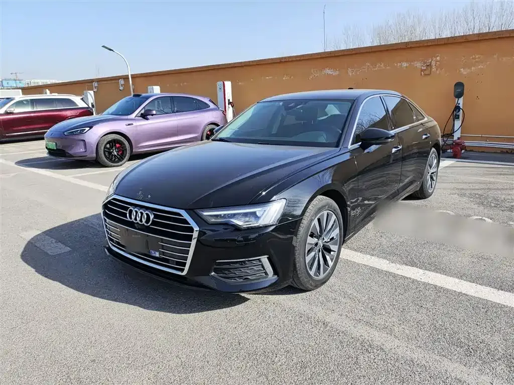 Audi A6L — фото 1