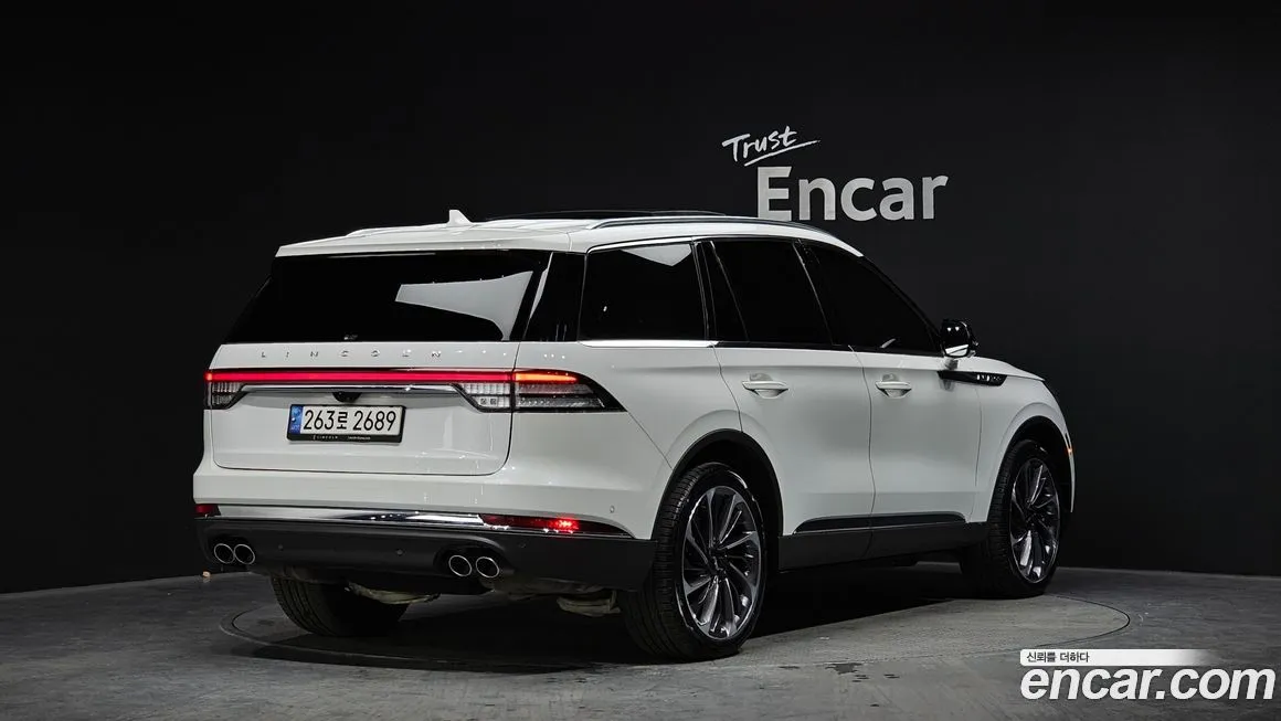 Lincoln Aviator — фото 8