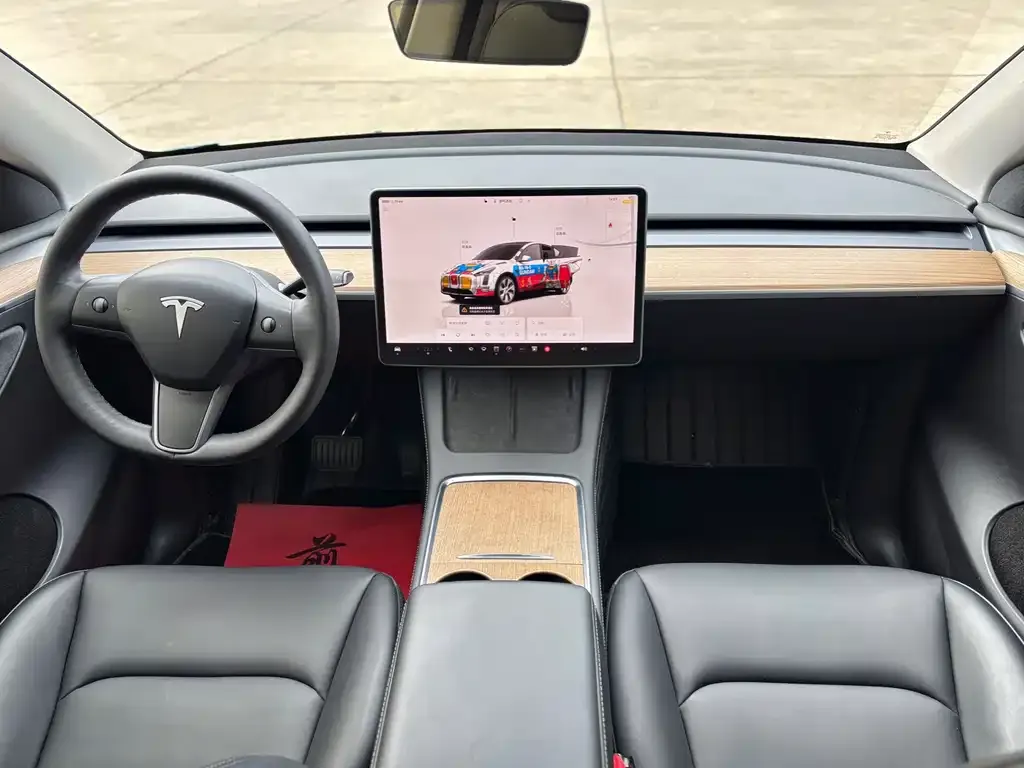 Tesla Model Y — фото 2