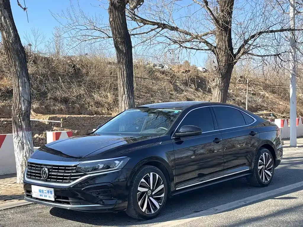 Volkswagen Passat — фото 1