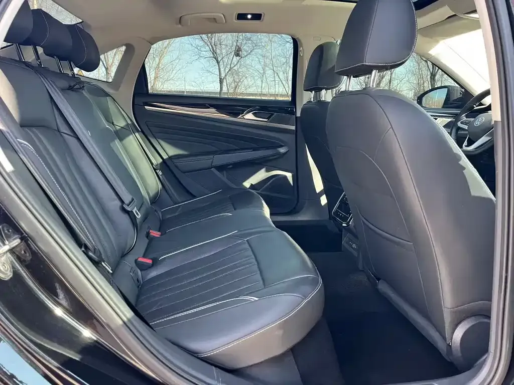 Volkswagen Passat — фото 3