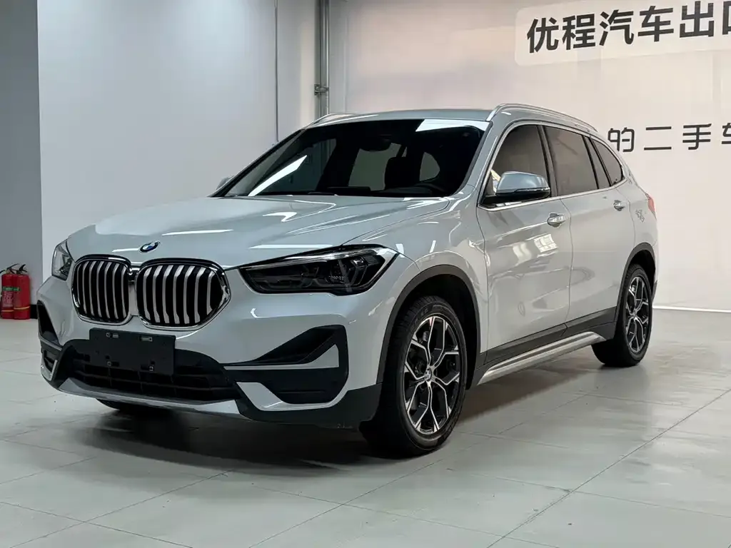 BMW X1 — фото 1