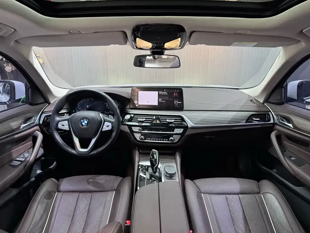BMW 5 Series — фото 4