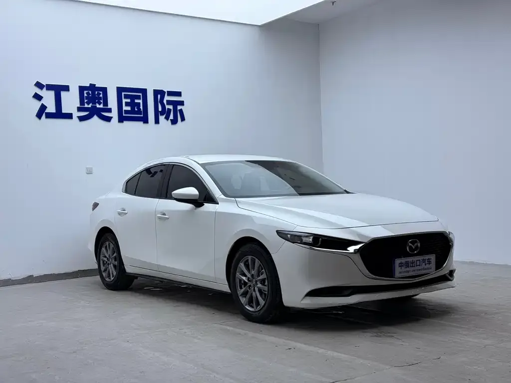 Mazda 3 Axela — фото 2