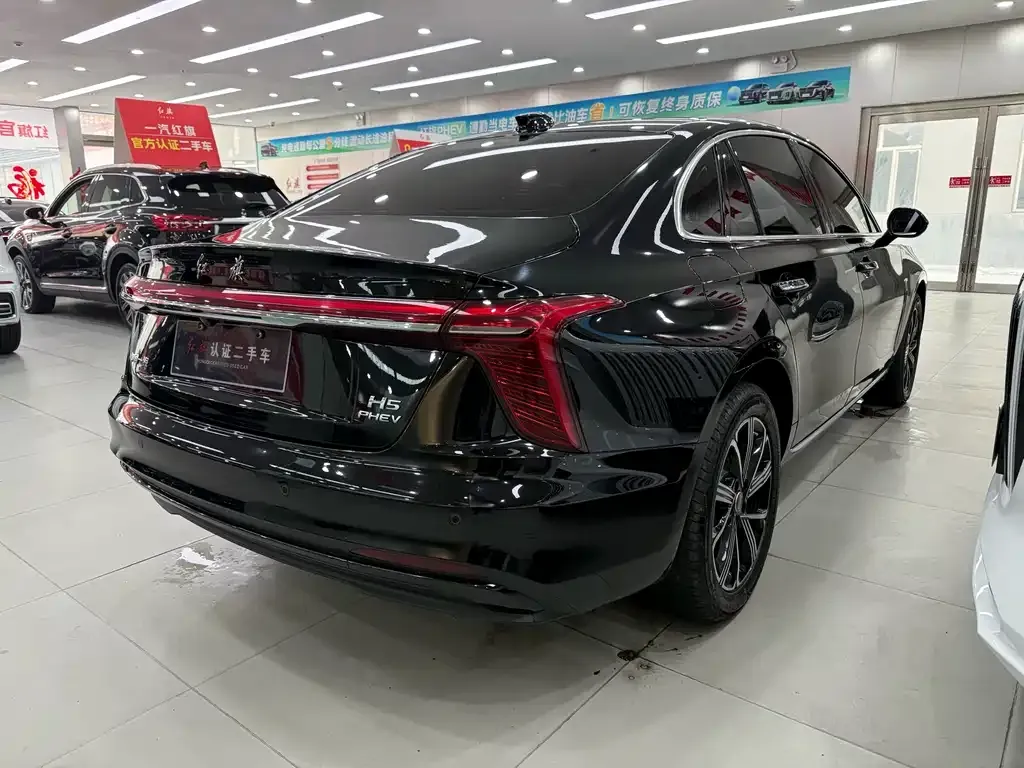 Hongqi H5 PHEV — фото 6