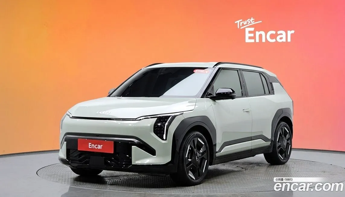Kia EV3 — фото 1