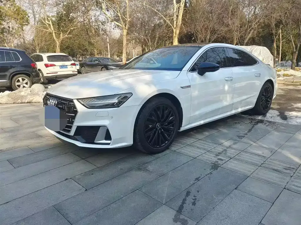 Audi A7L — фото 1