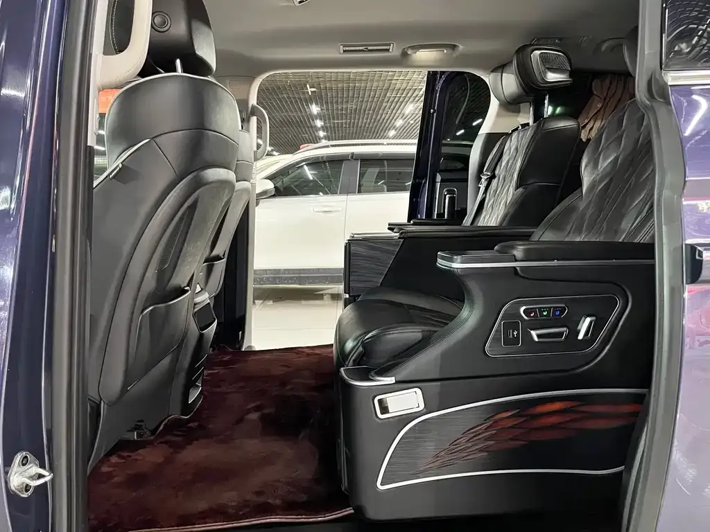 Roewe iMAX8 — фото 2