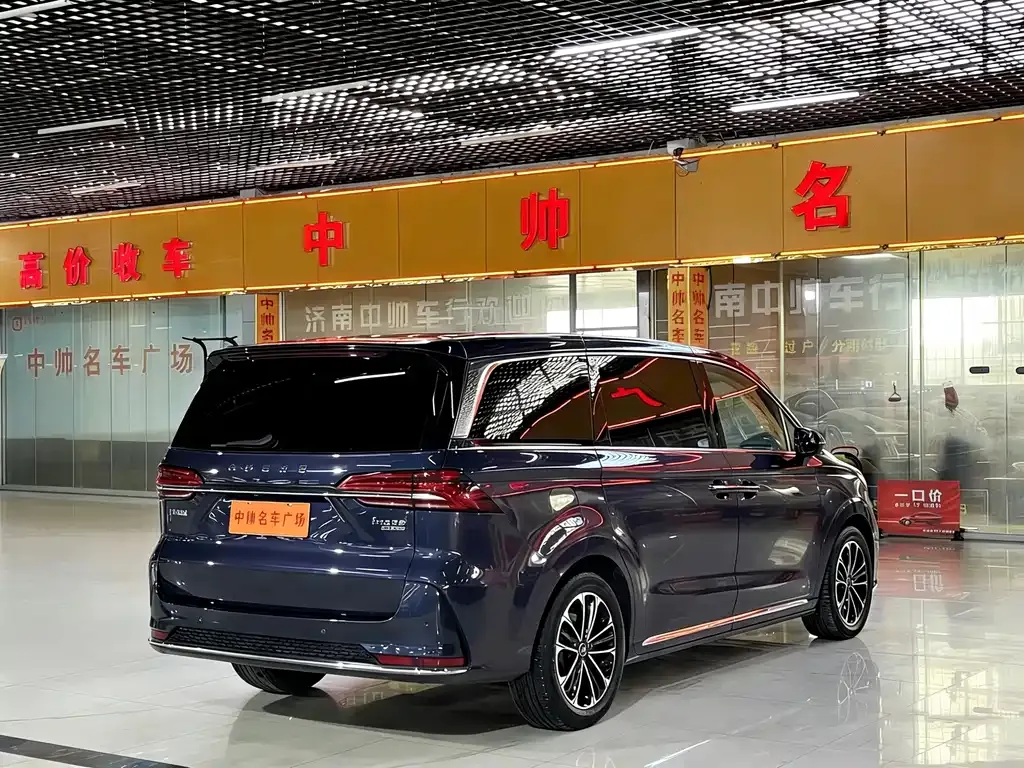 Roewe iMAX8 — фото 9