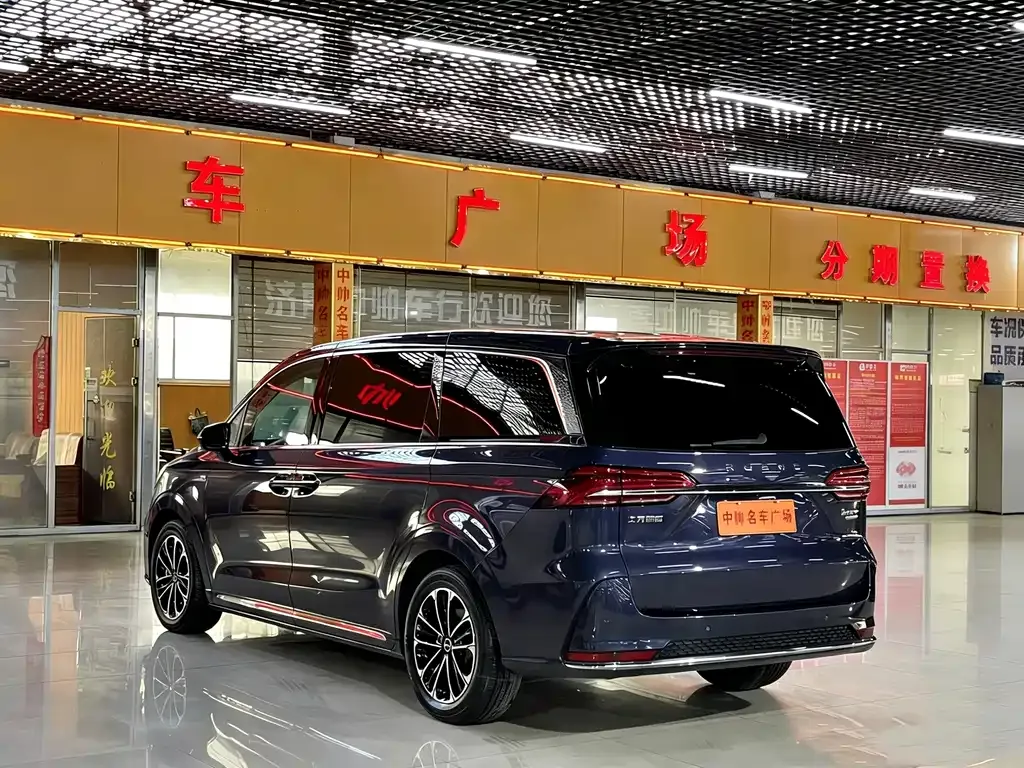 Roewe iMAX8 — фото 10