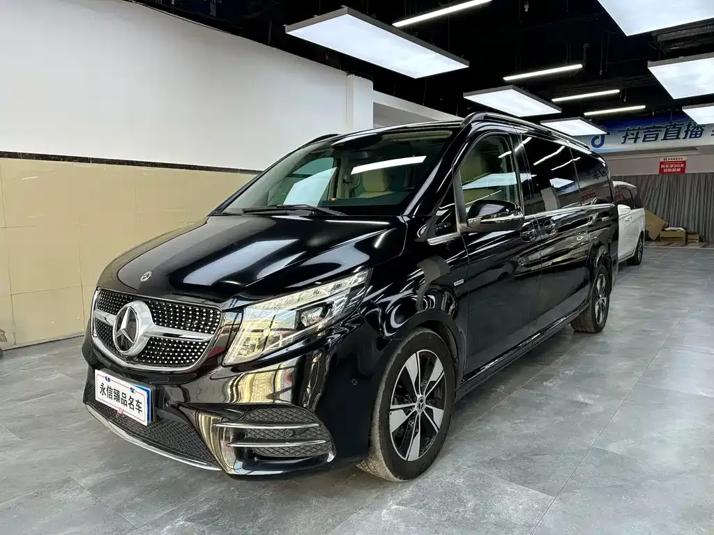 Mercedes-Benz V-Class — фото 1