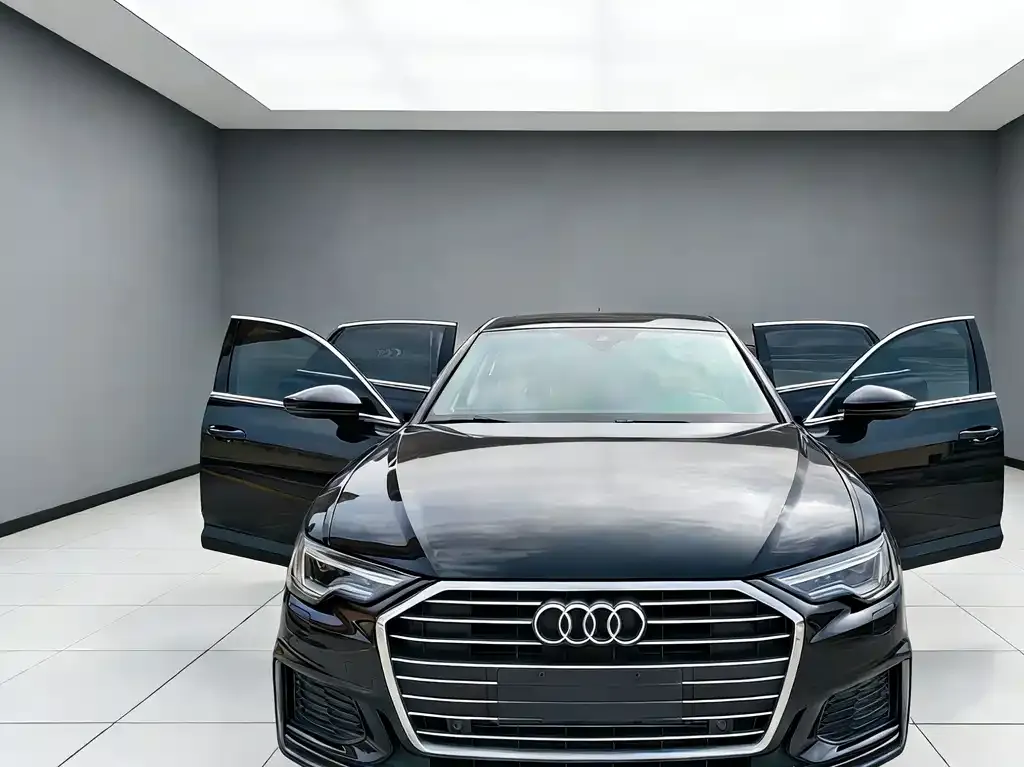 Audi A6L — фото 1