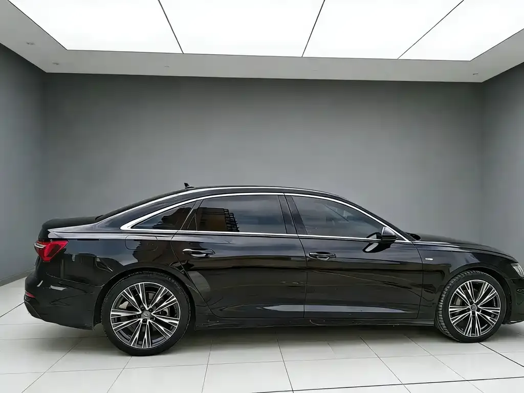 Audi A6L — фото 8