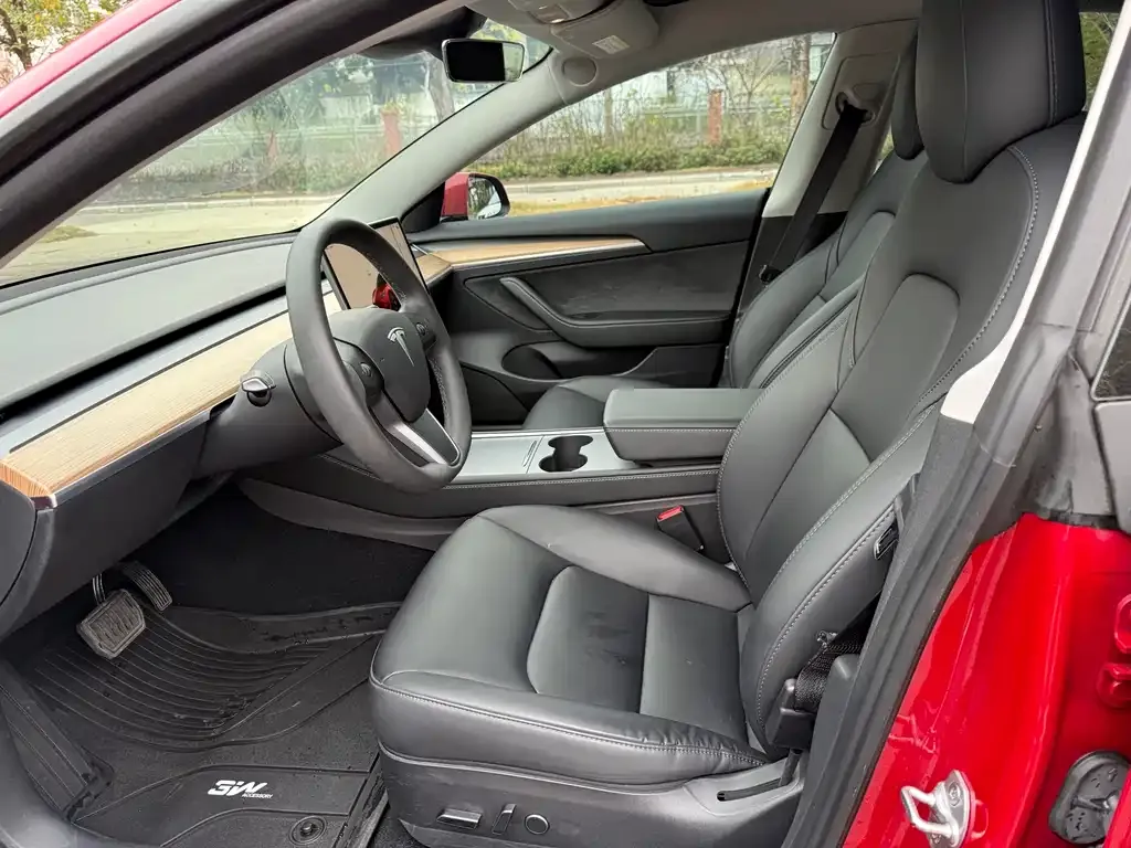 Tesla Model 3 — фото 3