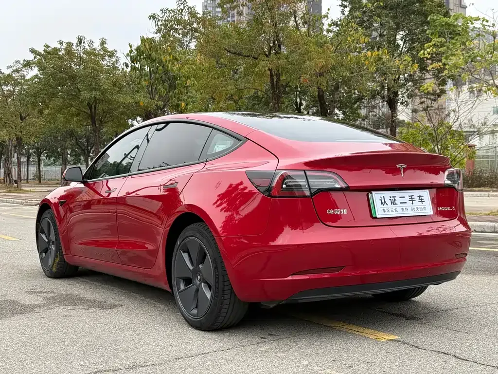 Tesla Model 3 — фото 7