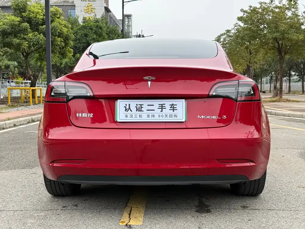 Tesla Model 3 — фото 9