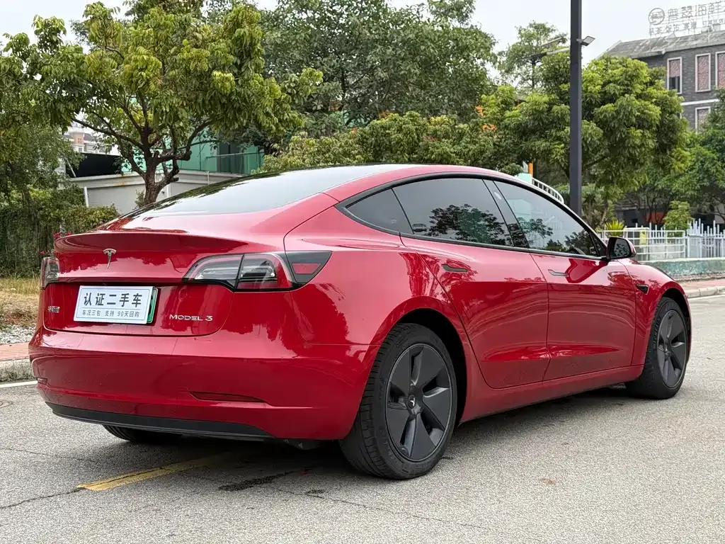 Tesla Model 3 — фото 8