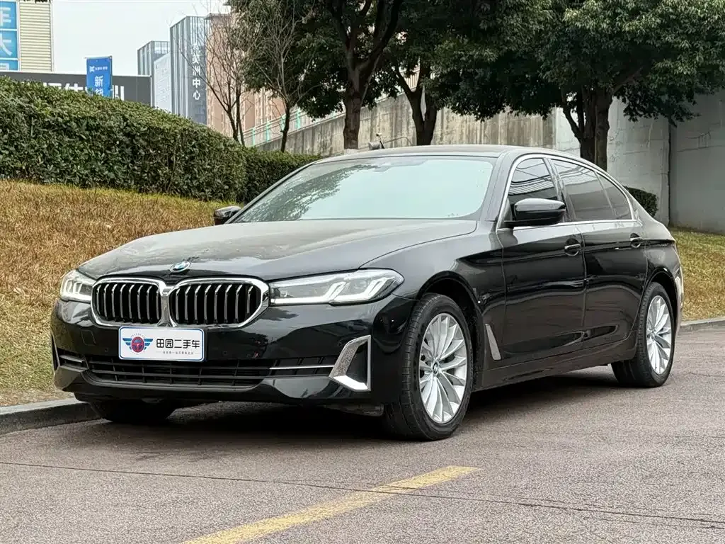 BMW 5 Series — фото 1