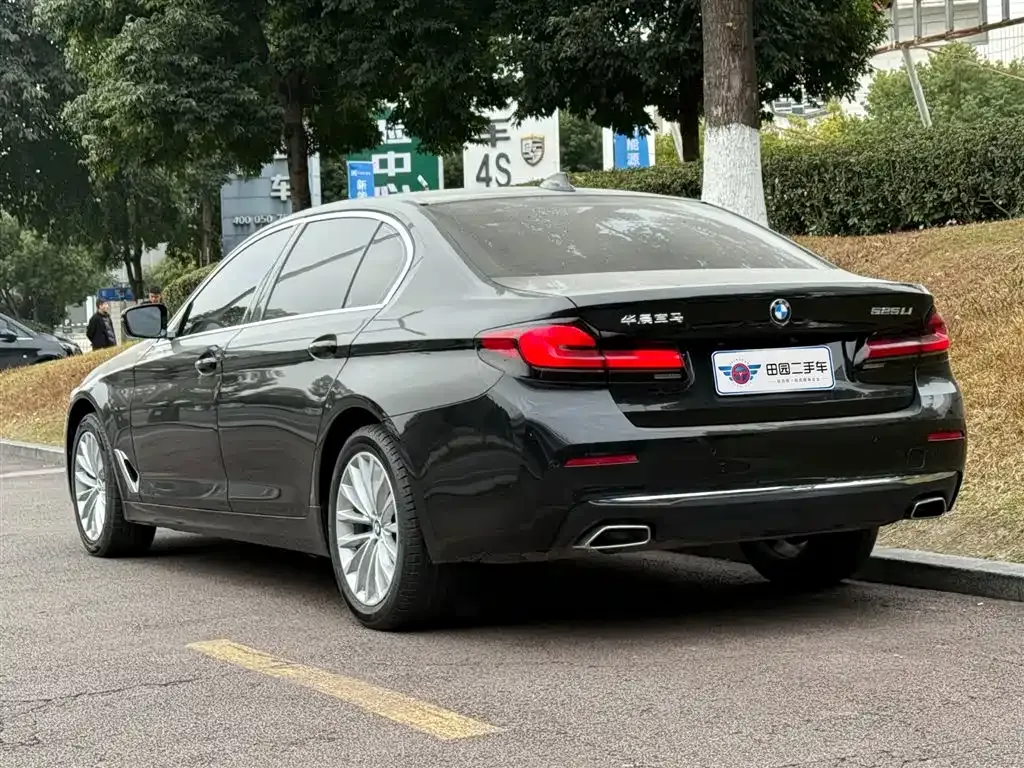 BMW 5 Series — фото 7