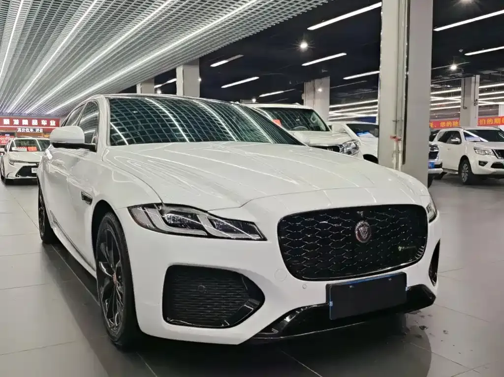 Jaguar XFL — фото 1