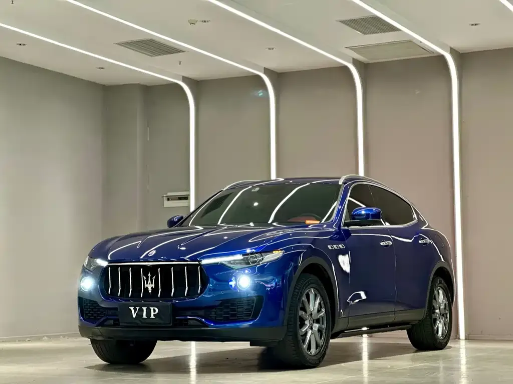 Maserati Levante — фото 1